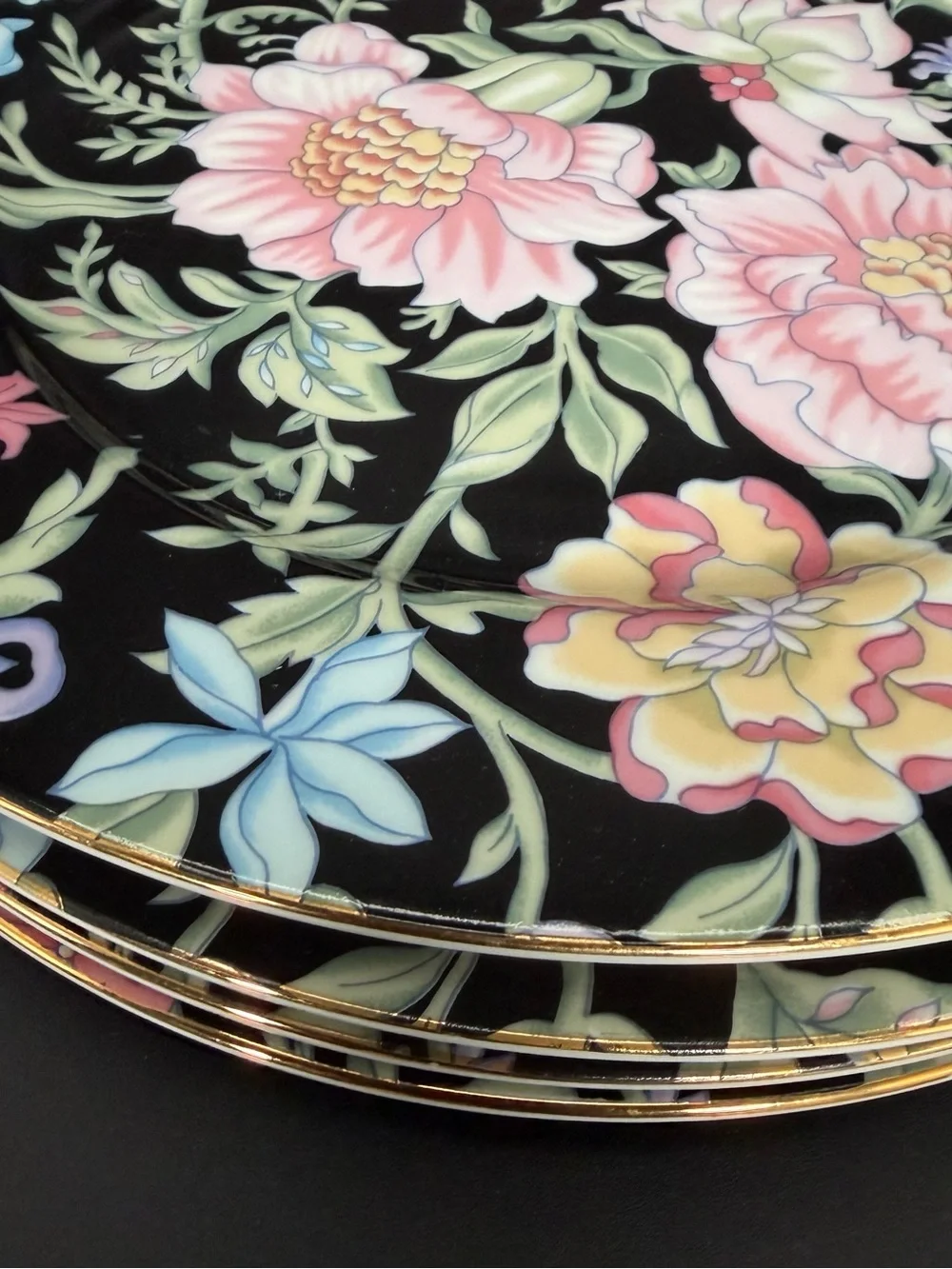 Bloomingdale’s Garden Pleasures Dinner Plates 10.25” Floral Black Gold Set of 4